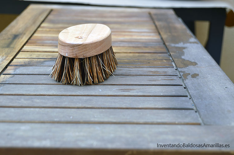 limpiar-mesa-madera-teca