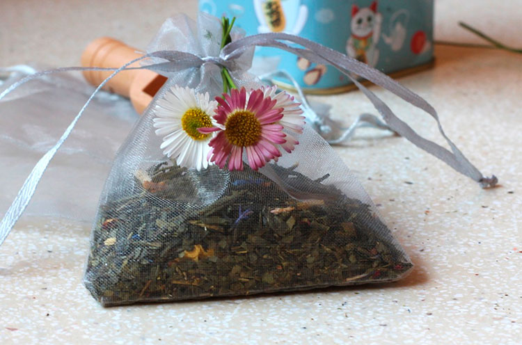 Cómo hacer bolsas aromáticas con té