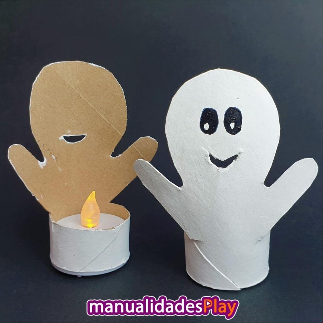 Fantasma realizado con manualidad de reciclaje con tubo de cartón