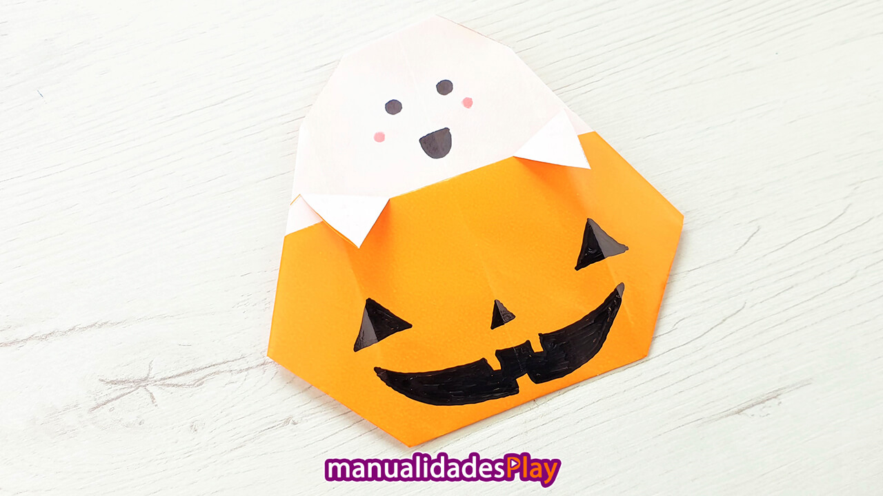 Fantasma y calabaza para Halloween realizando con papel