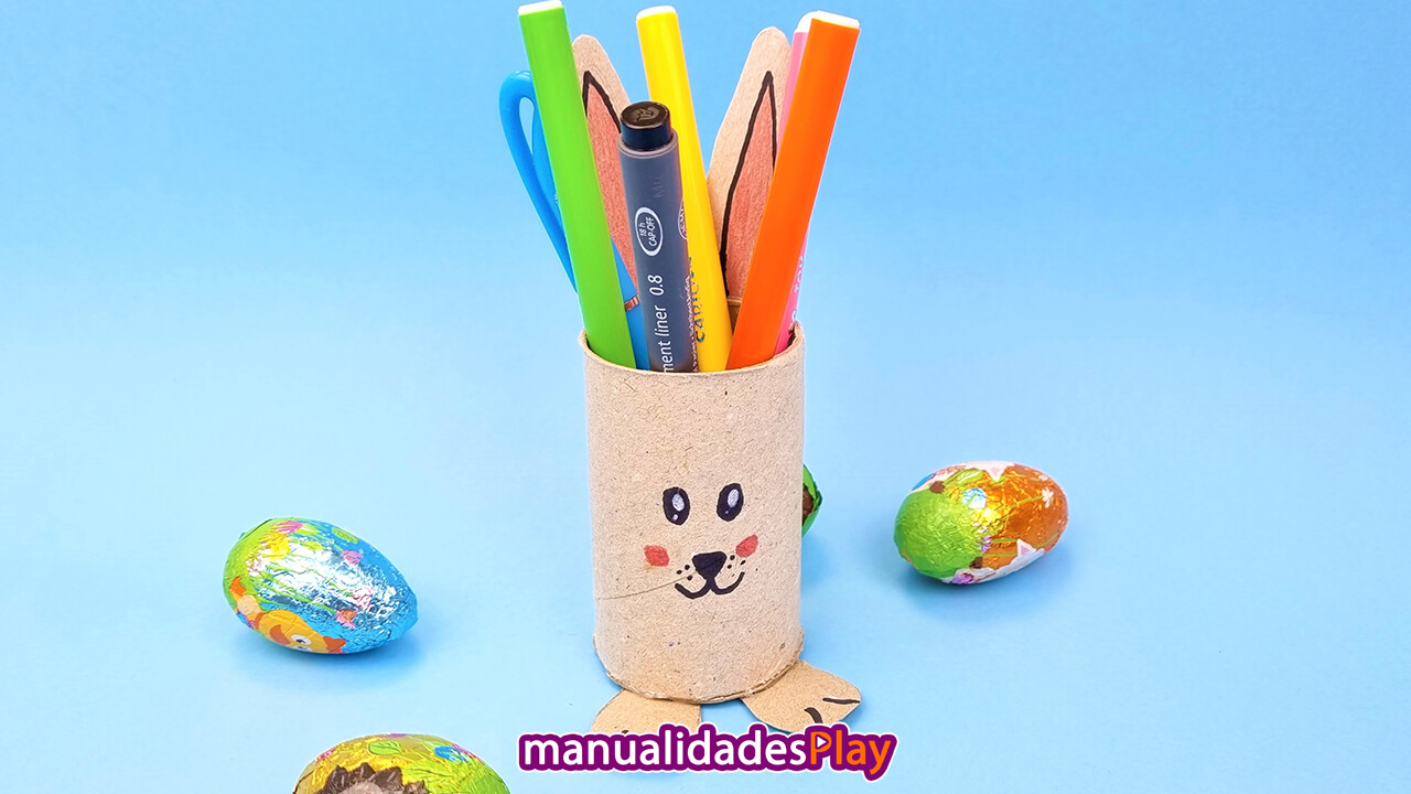 portalapices en forma de conejo con rollo de papel