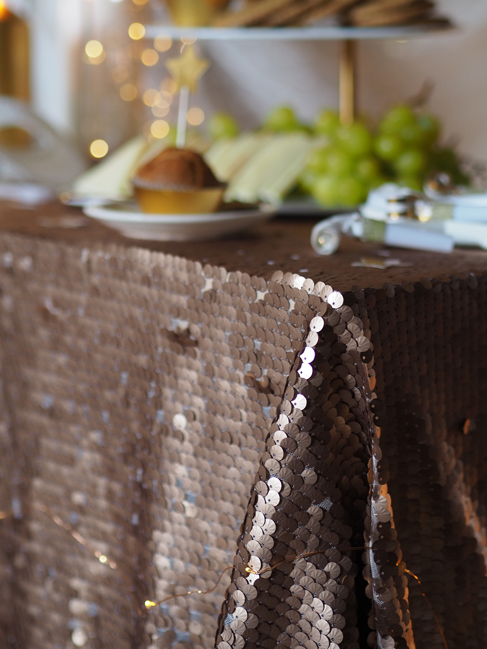 Brunch de carnaval con lentejuelas y estrellas_26