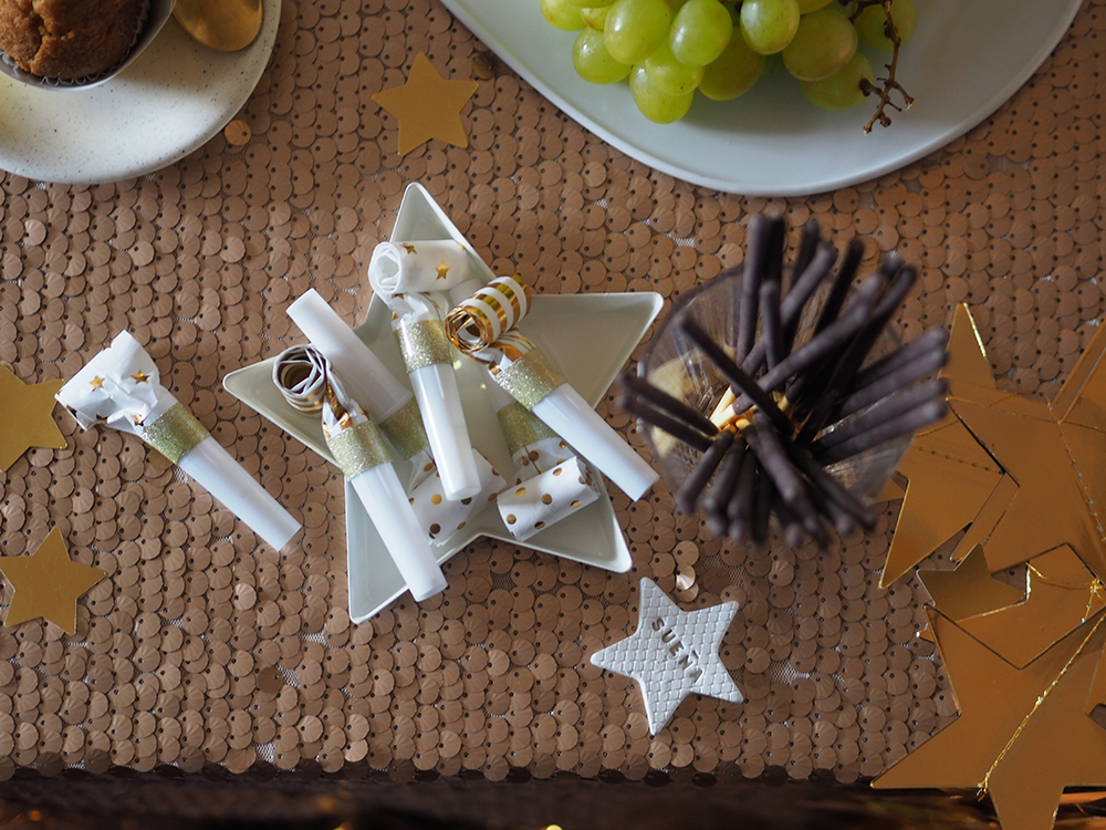 Brunch de carnaval con lentejuelas y estrellas_33