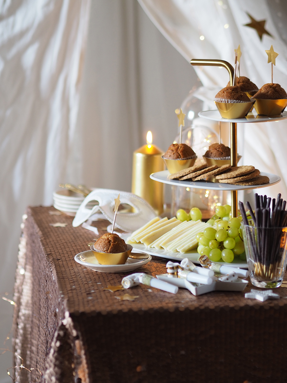 Brunch de carnaval con lentejuelas y estrellas_32