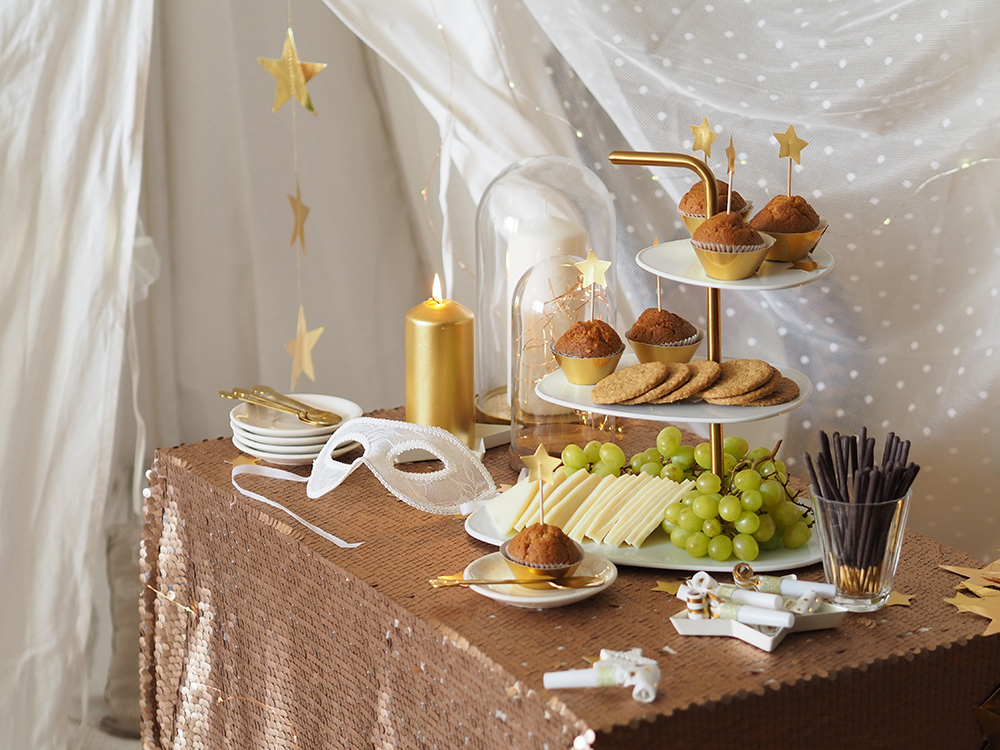 Brunch de carnaval con lentejuelas y estrellas1