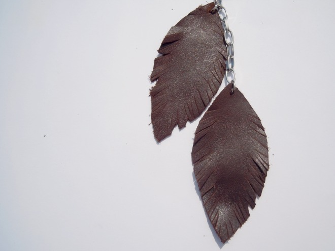 keaychain-keyring-feather-leather-handmade-diy-diyearte-llavero-plumas-piel
