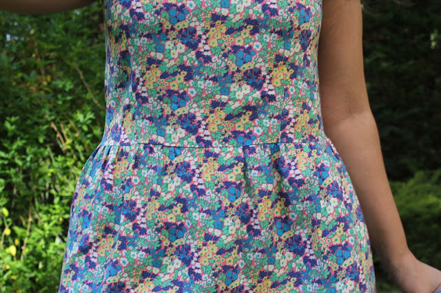 DIY Ropa Como hacer un vestido con patrón sin mangas.