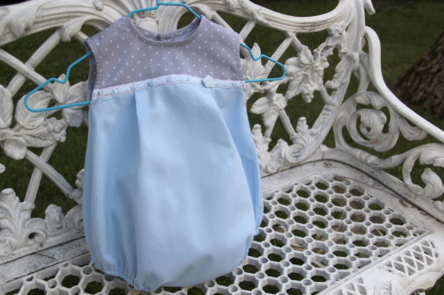 DIY Ropa bebé: Cómo hacer una ranita de niño (patrón en varias tallas)