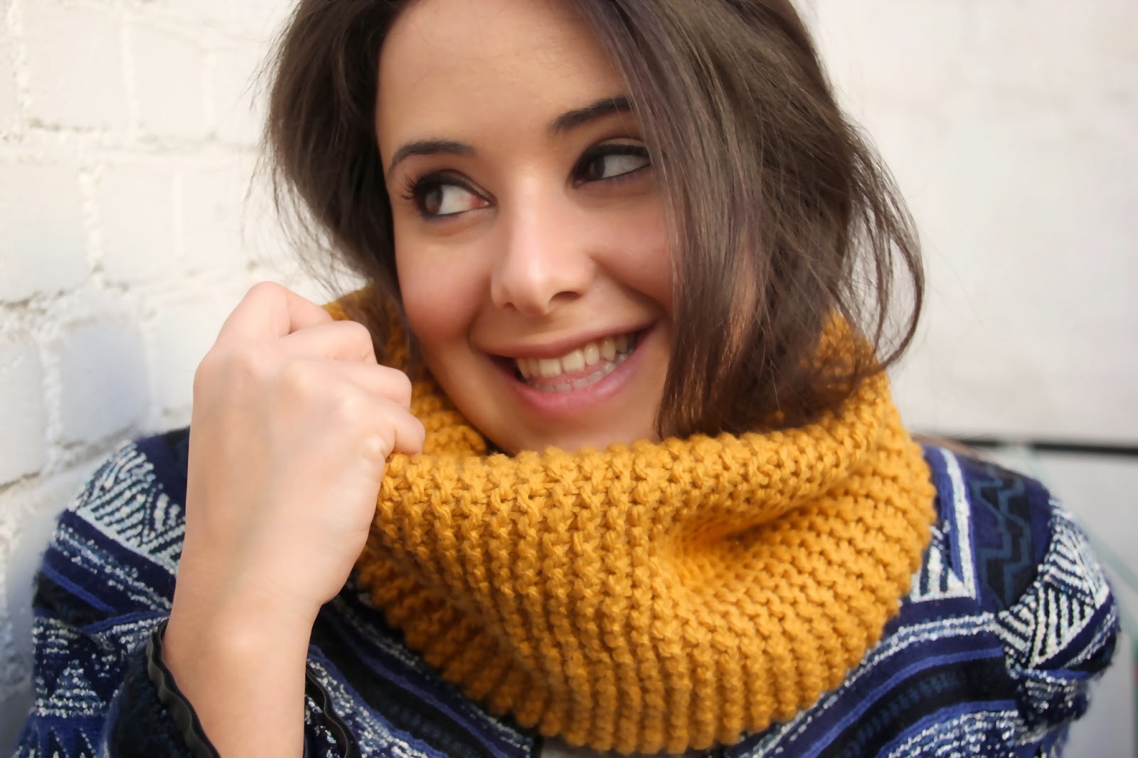 DIY Cómo hacer un cuello de lana o bufanda cerrada a punto bobo