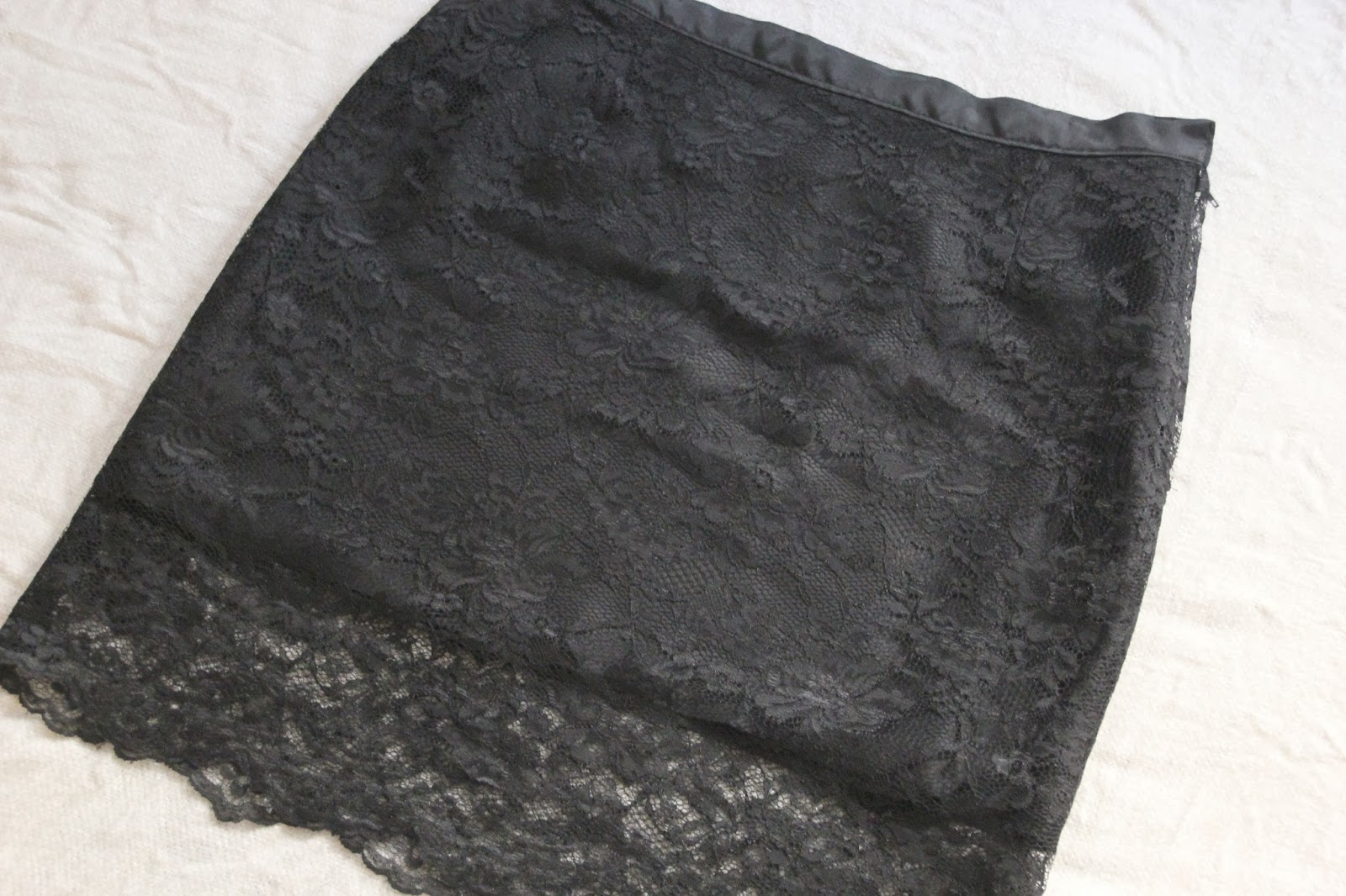 DIY Cómo hacer falda lencera o falda de encaje. Blog de costura y diy.