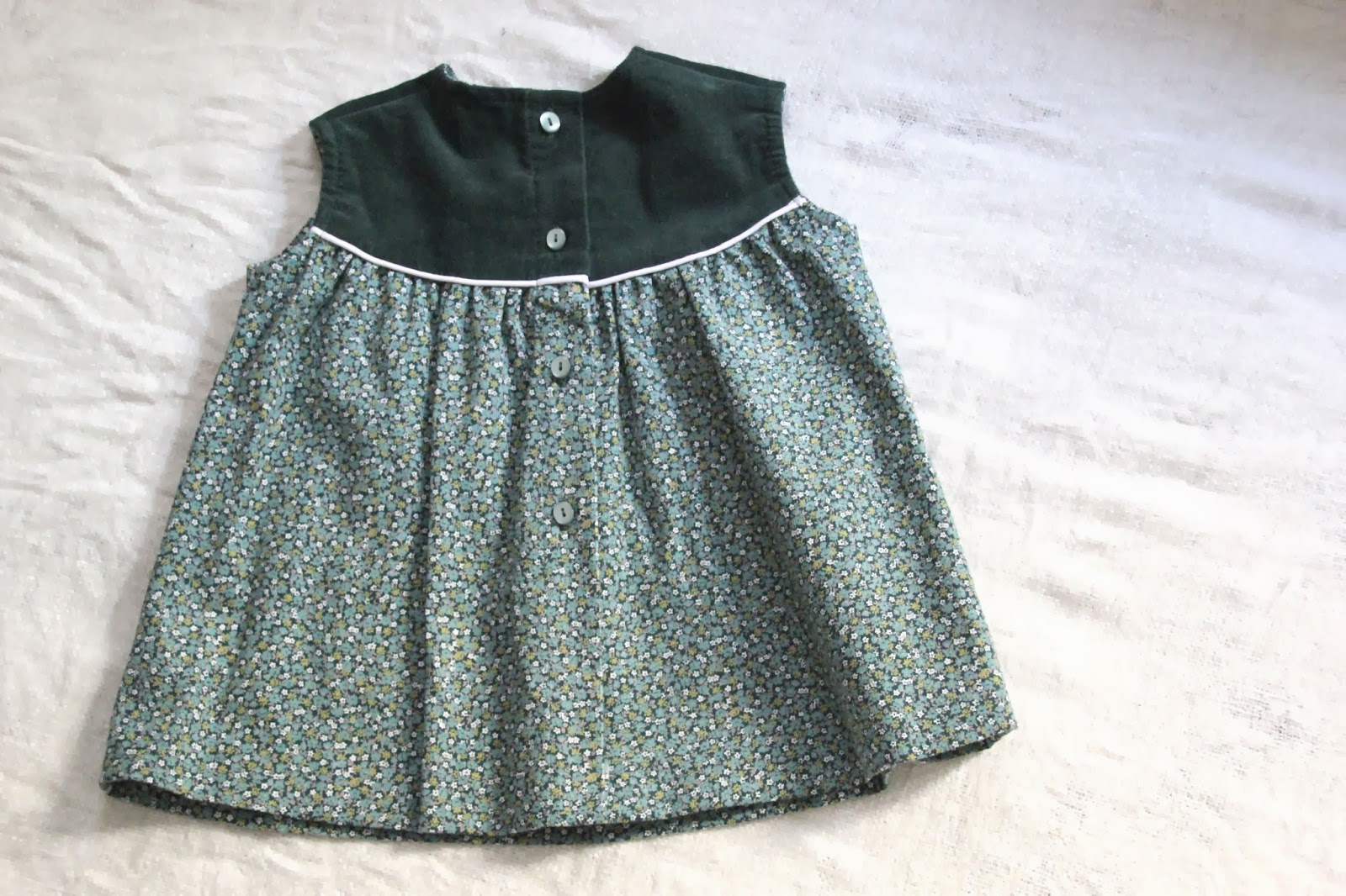 DIY Costura: Vestido de niña y capota con patrones incluidos (talla 6 meses - 6 años)