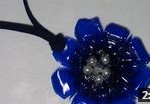 Cómo realizar un colgante con forma de flor para un collar - Necklace with plastic bottle pendant recopilación regalos día de la madre Reciclado Creativo https://www.youtube.com/watch?v=2o4dbsHZIaE