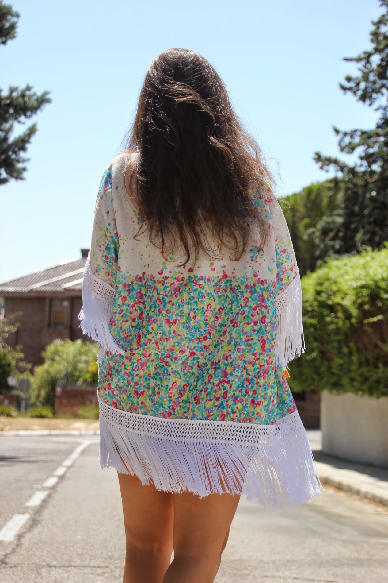 DIY Kimono con flecos (no hace falta patrones). Blog de costura y blog diy.