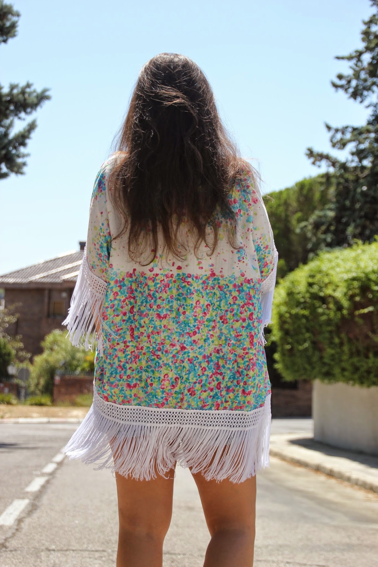 DIY Kimono con flecos (no hace falta patrones). Blog de costura y blog diy.
