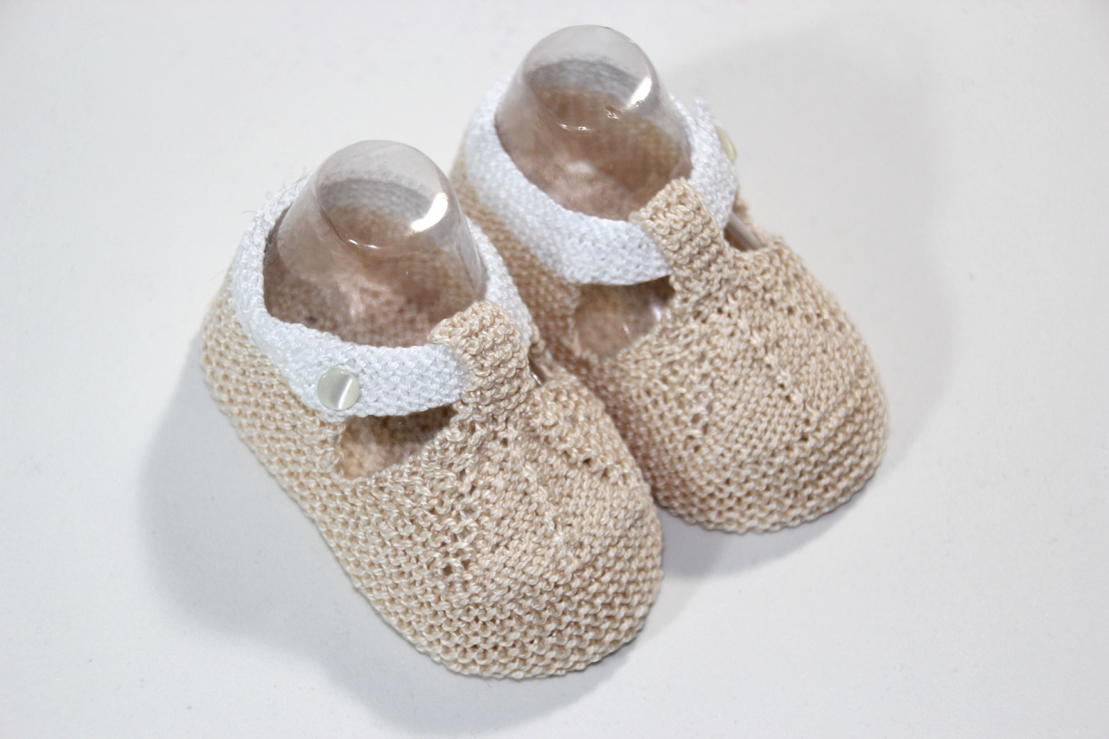 Regalo DIY para hacer en Navidad: Zapatos de punto para bebé
