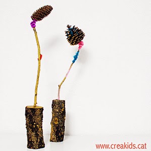CreaKids: eco esculturas con troncos, hilos, fieltro y ramas
