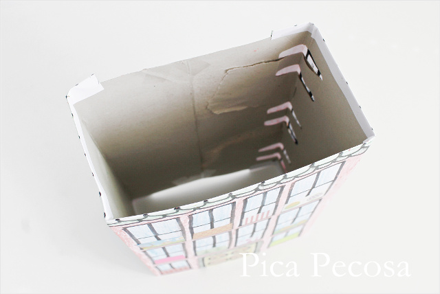 tutorial-como-hacer-casa-muñecas-con-carton-reciclado-packs-yogures-diy-paso-cinco