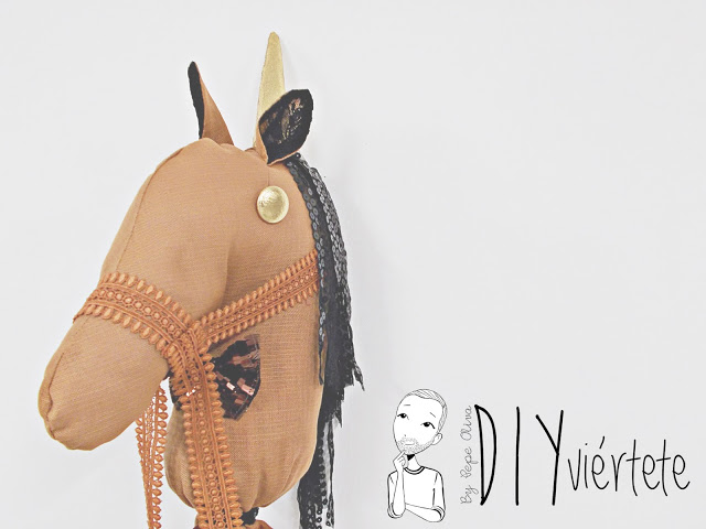 DIY-BLOGERSANDO-Do It Yourself-manualidades-caballo-caballito de palo-caballo de trapo-costura-pasatiempos-juegos-entretenimiento-niños-4