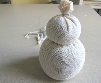 Cómo hacer un muñeco de nieve con calcetines
