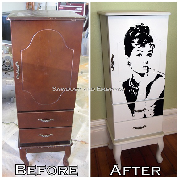 antes y después de un mueble decorado con vinilo autoadhesivo