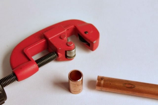 herramienta para cortar tuberia de cobre