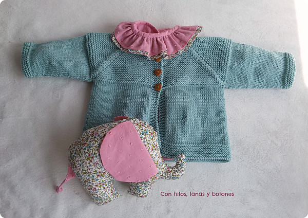 Con hilos, lanas y botones: DIY cómo hacer una chaqueta de punto para bebé