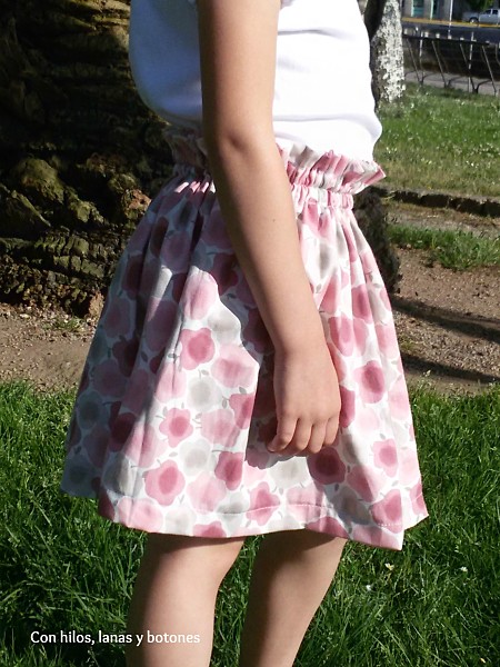 Con hilos, lanas y botones: faldas rápidas para niña