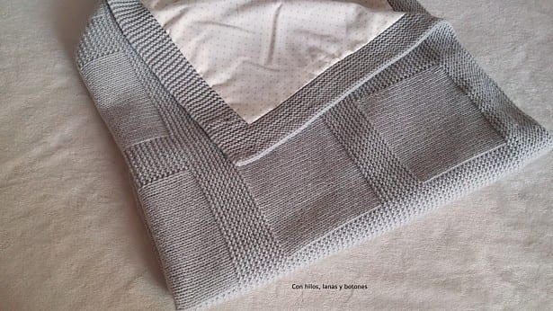Con hilos, lanas y botones: DIY Manta de punto para bebé paso a paso (patrón gratis)