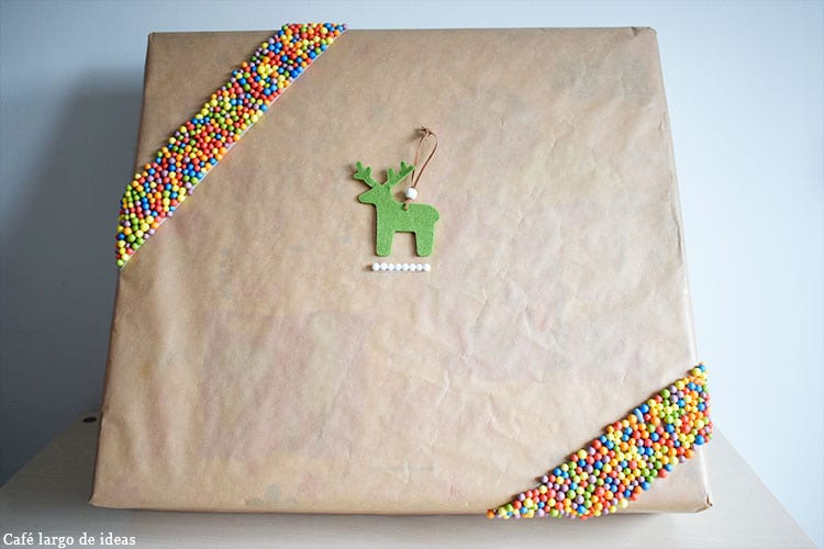 Packaging con papel craft y bolas de poliespan