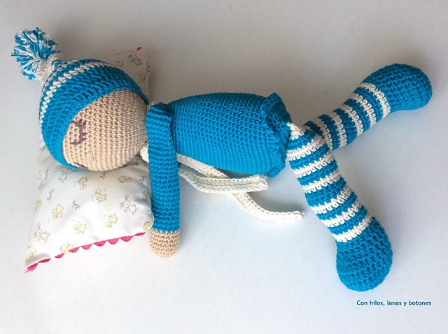 Con hilos, lanas y botones: Bebé dormilón amigurumi