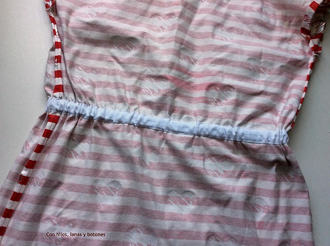 Con hilos, lanas y botones: Vestido trotero para niña
