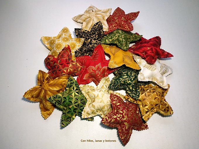 Con hilos, lanas y botones: Decoración de Navidad - Estrellas de tela