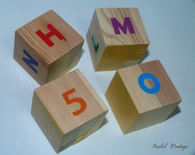 cubos-madera-letras-numeros