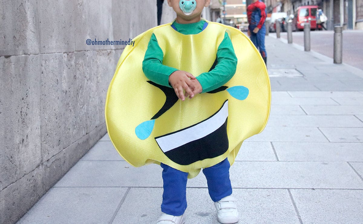 burlarse de Accidental bomba Halloween: disfraz casero de emoji para niños (para cualquier talla) -  HANDBOX
