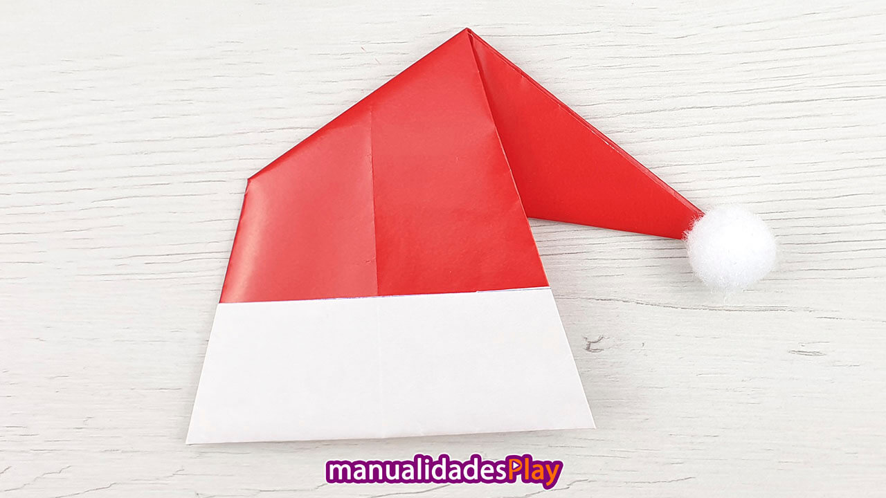 Gorro de Papá Noel realizado con origami