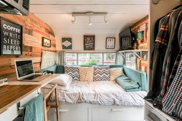 Furgoneta camperizada decorada