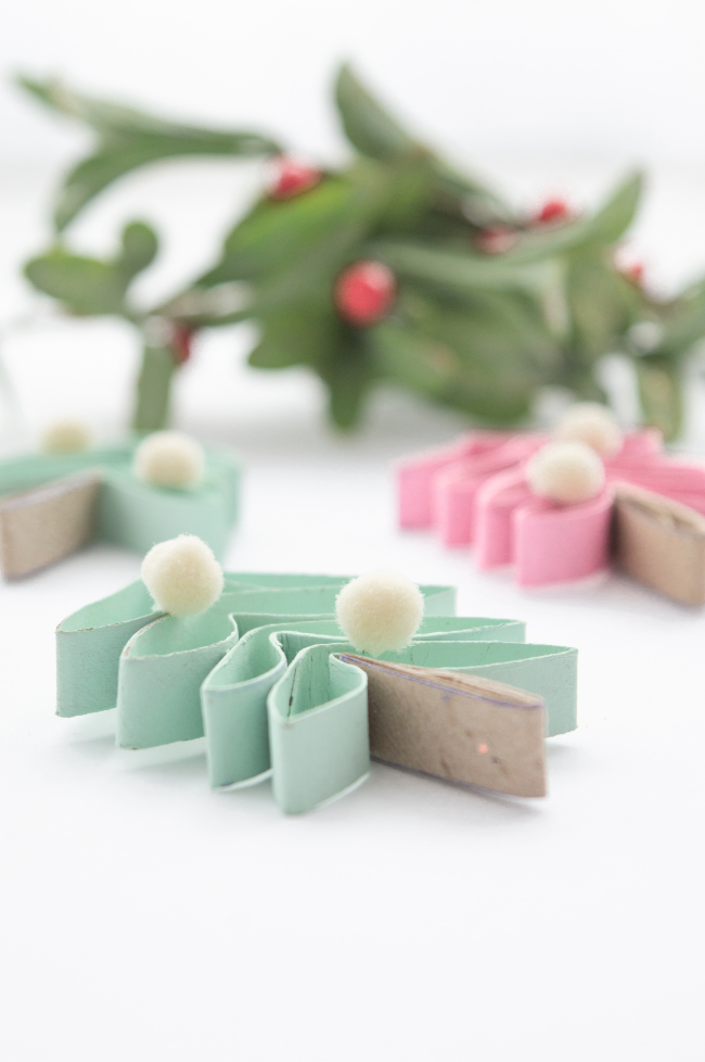 DIY-mini-arbol-navidad-tubos-carton